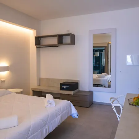 Atena Πανσιόν 4*