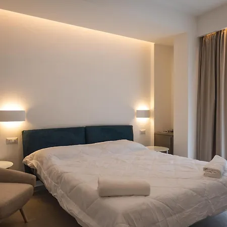 招待所 Atena 勒托阳尼