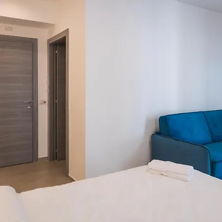 Atena 招待所 勒托阳尼