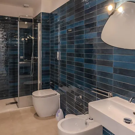 Atena 招待所 勒托阳尼